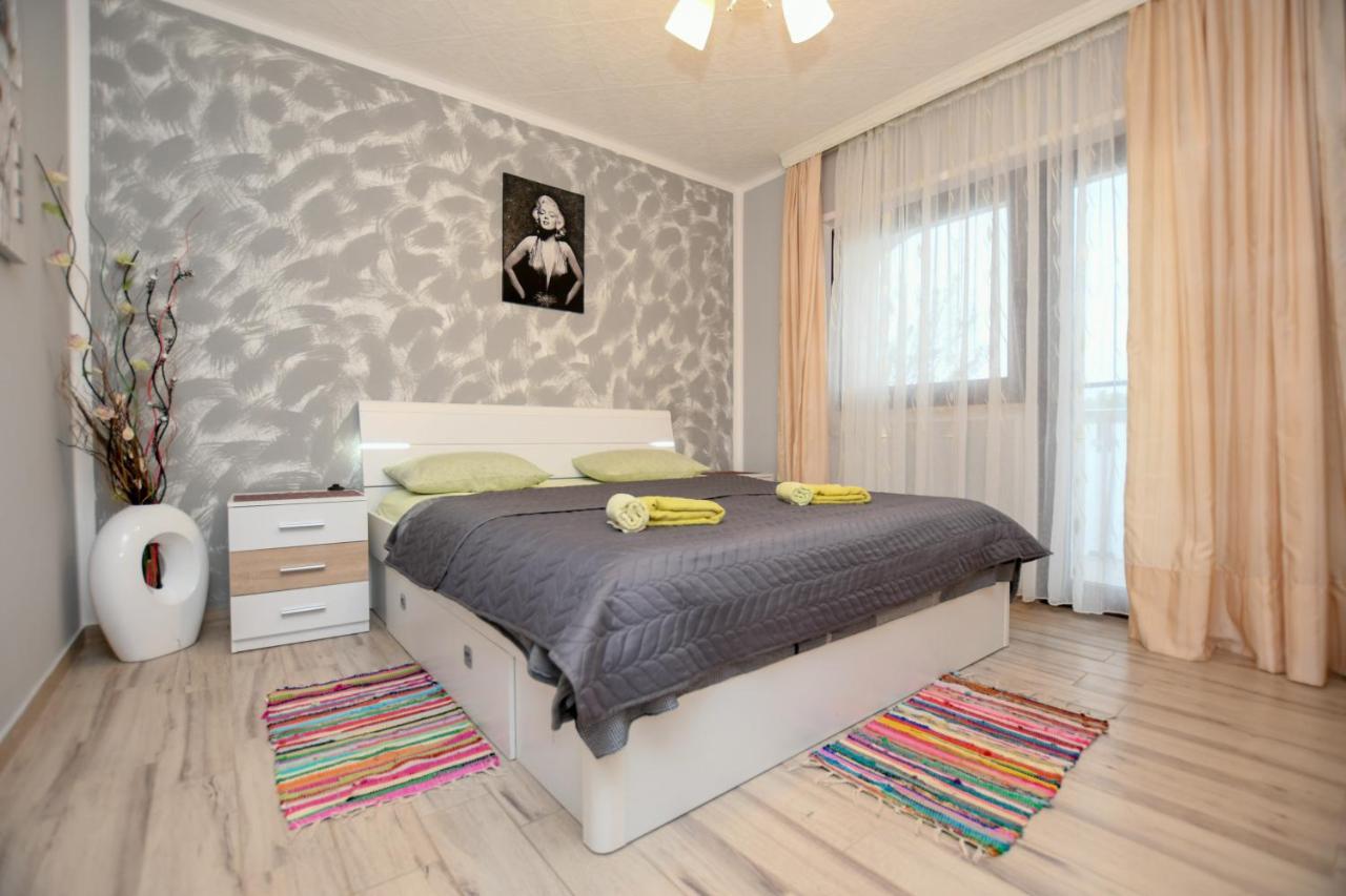 Apartments Katja โปเรช ภายนอก รูปภาพ