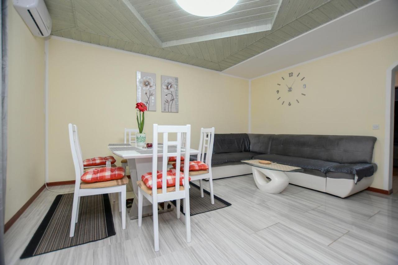 Apartments Katja โปเรช ภายนอก รูปภาพ