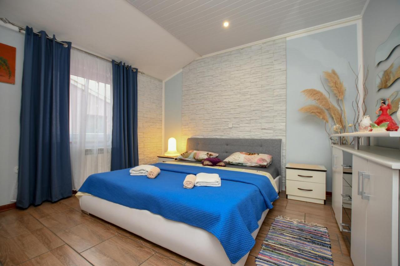 Apartments Katja โปเรช ภายนอก รูปภาพ